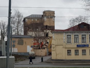 На трассе МЦД сносят историческое здание